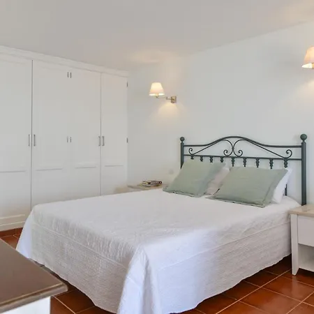 Holiday Apartment *